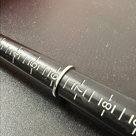 Elegant Sterling Silver 925 Mystic Topaz Ring - Picture 6 of 7